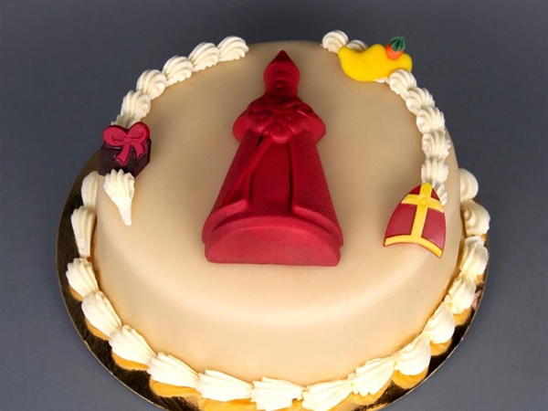 Sint "slagroom-marsepein'' 6-8 pers.
